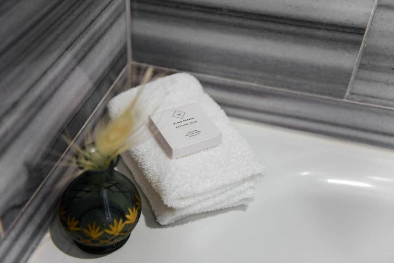 Hostwise Stays - The Washington At Chatham - Free Parking, Private Gym, More! Питтсбург Экстерьер фото
